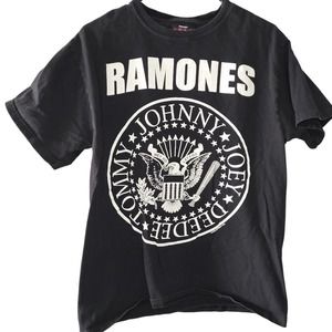 Ramones Band Tee Size M